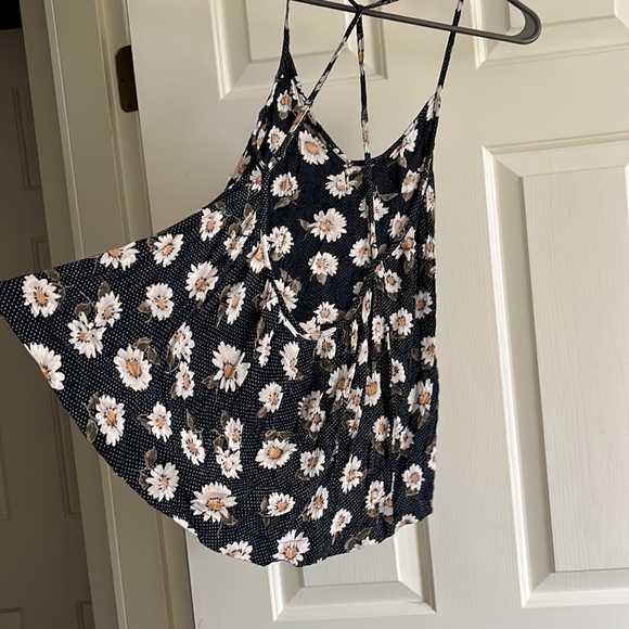 Volcom daisy top size 4-6 - Picture 5 of 6